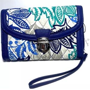 Vera Bradley Ultimate Wristlet 'Santiago'  NWT